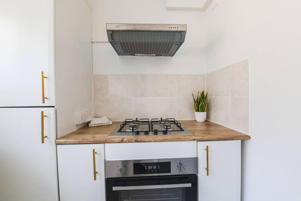 Stylish & Tranquil Flat With Excellent Connections Apartment London Exterior photo